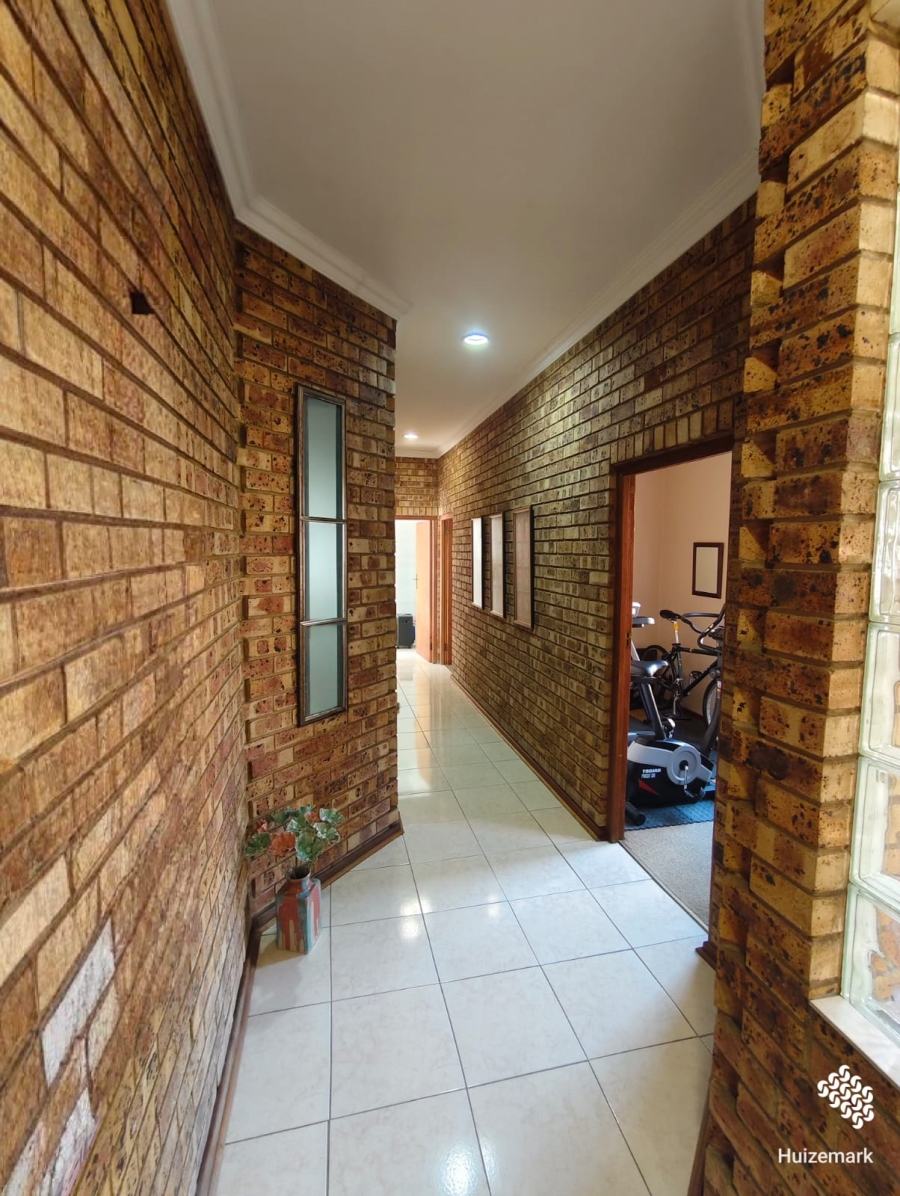 4 Bedroom Property for Sale in Vaalpark Free State